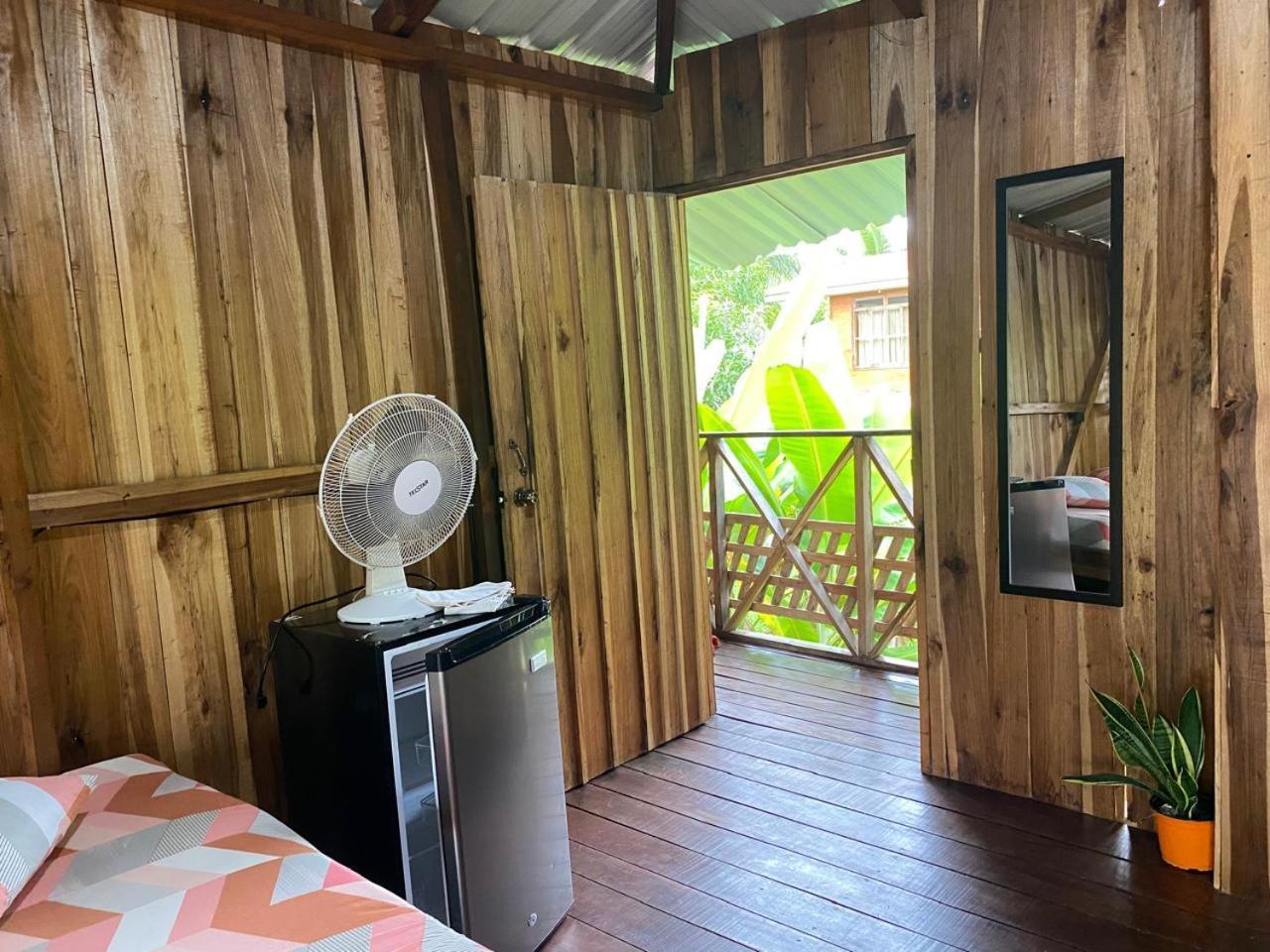 Hotel Cahuita Exterior photo
